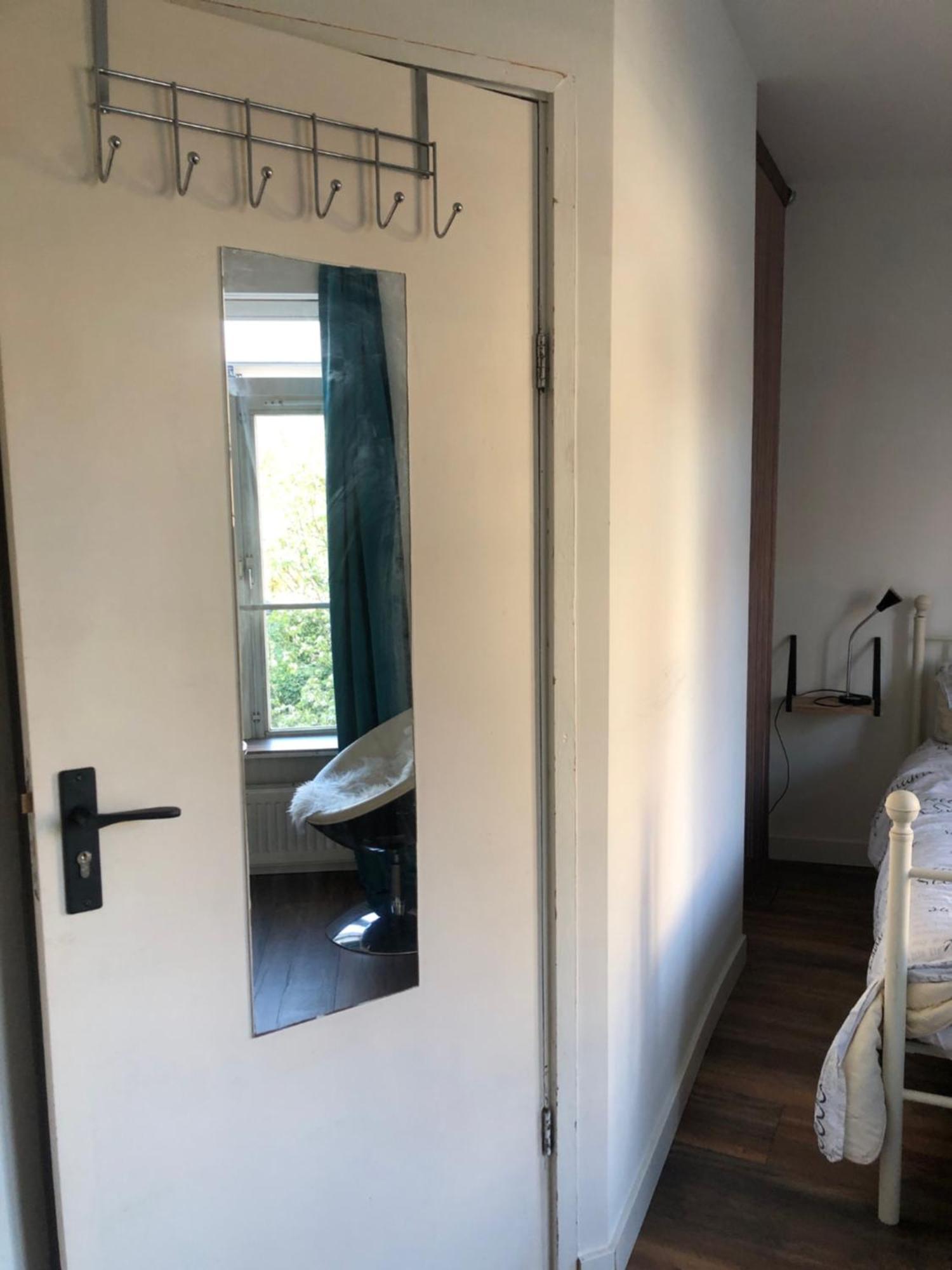 Back-Stage Bed & Breakfast ไนเมเคิน ภายนอก รูปภาพ